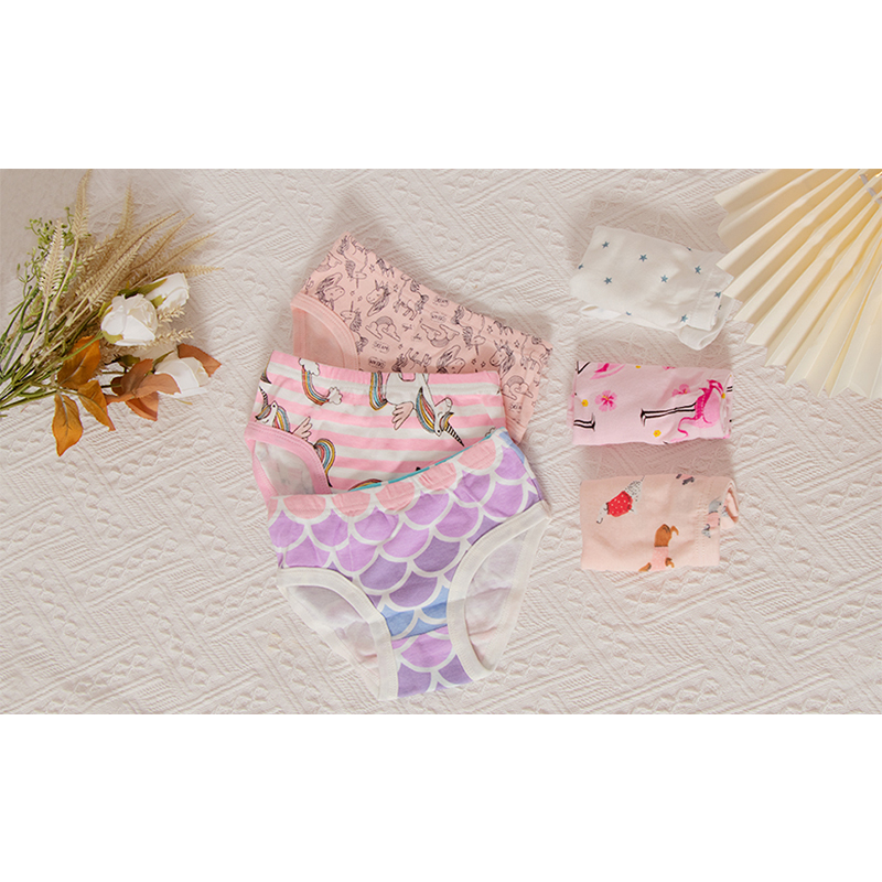 Girls's  Briefs
